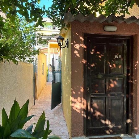 Cosy Guesthouse-Souterrain With Garden In City Center Corinth Dış mekan fotoğraf