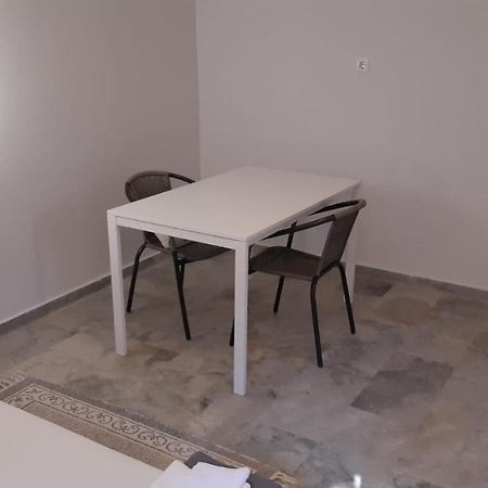 Cosy Guesthouse-Souterrain With Garden In City Center Corinth Dış mekan fotoğraf