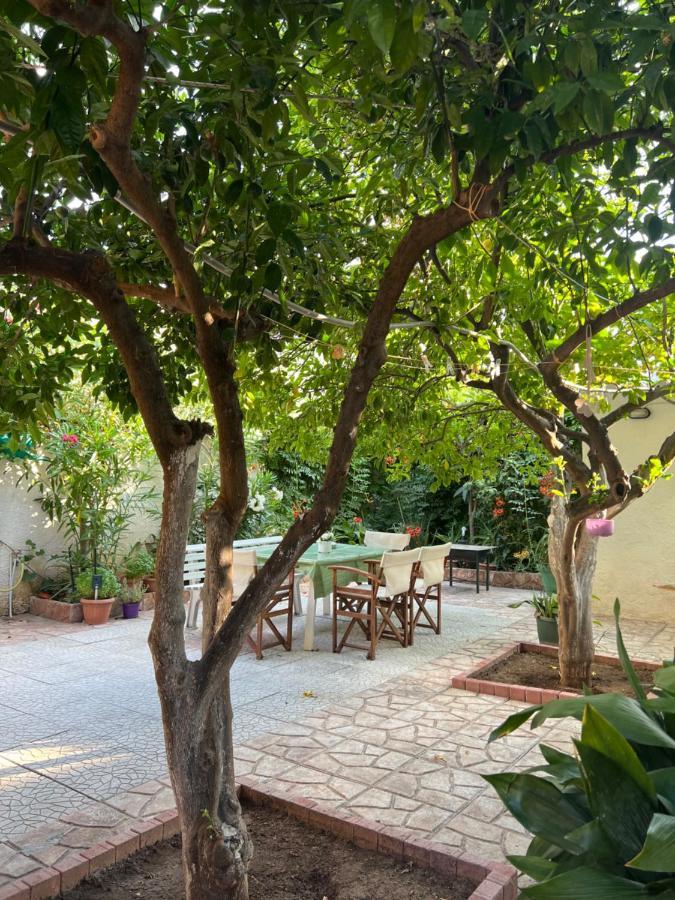 Cosy Guesthouse-Souterrain With Garden In City Center Corinth Dış mekan fotoğraf