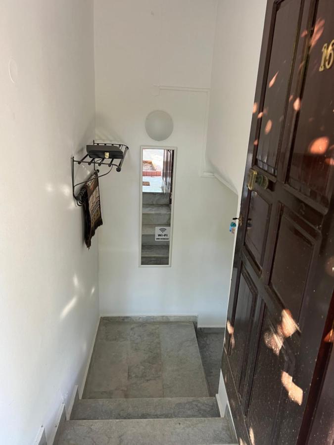 Cosy Guesthouse-Souterrain With Garden In City Center Corinth Dış mekan fotoğraf